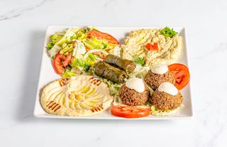 Combinado vegetal con ensalada (vegano/sin gluten) - مشكل نباتي