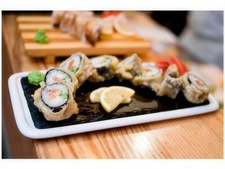 Гарячий рол з креветкою (210g)