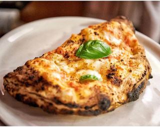 Calzone ripieno D.O.P al forno