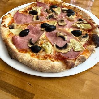 Pizza Capricciosa