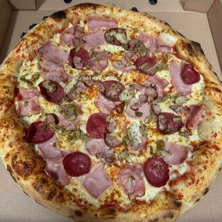 Pizza Mięsna