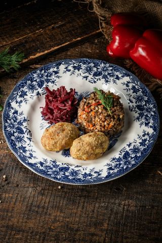 Січеники з бурячком та гречкою з грибами