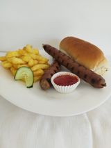 Хот дог с телешка наденица (200г)