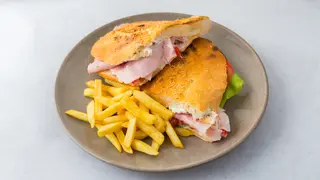 Sendvič sa šunkom