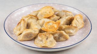 30. Fried dumplings 煎饺