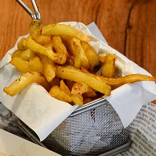 Домашно пържени картофи (120г)