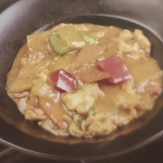 253. Sartén De Pollo Al Curry Con Leche De Coco