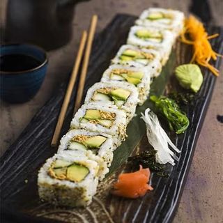 Uramaki California roll (8 piezas)