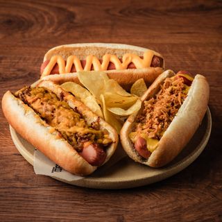 1 Hot Dog + 1 Entrante y 1 Bebida