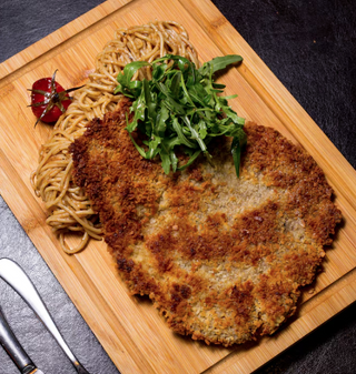 Escalope De Pollo A La Parmesana Con Pasta Napoli O Crema