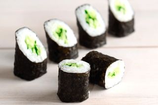 Макі з огірком (170г/8шт)