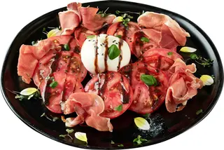Burrata i paradajz