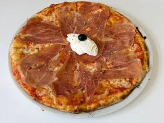 Pizza Pršut