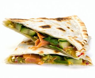 Piadina - Salmone affumicato, salsa guacamole, zucchine, rucola