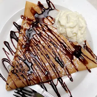 creppe Sirope De Fresa Con Plátano Y Nata