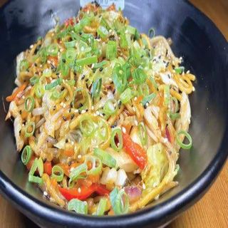 Tallarines Fritos con Verdura