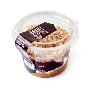 Crna ribizla-kikiriki puter jogurt