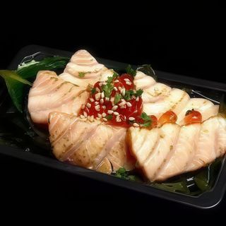 904. Sashimi De Aburi Salmón (5 Uds.)
