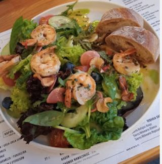 Sałaty z krewetkami 