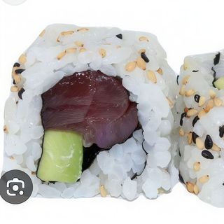 J52 Uramaki maguro