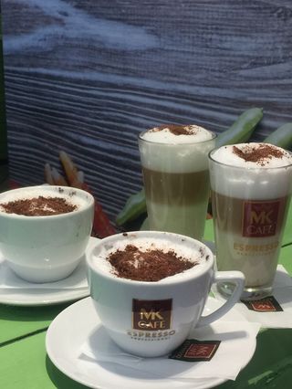 Kawa mrożona z lodami i bitą śmietaną