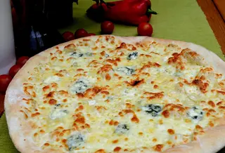 Pizza 4 Formaggi