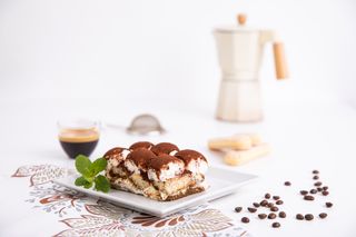 Portie tort Tiramisu Napolitano