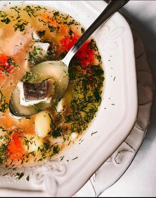 Уха з білої риби (400г)