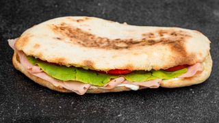 Sendvič sa šunkom 330g