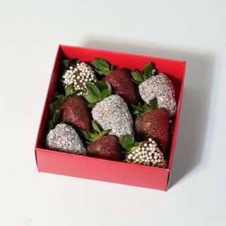 Pack Of 16  strawberries