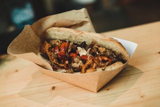 Sandwich cu ceafă de porc 