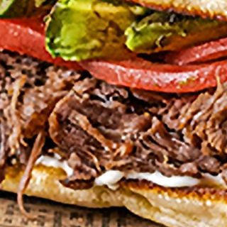 Pulguita De Carne De Cerdo Mechada