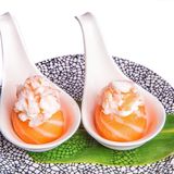 Hot salmon gunkan (1 PZ)