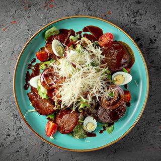 Салат с языком в имбирном соусе (300г)