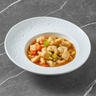 Pollo con mandorle