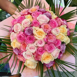 Buchet multicolor trandafiri 