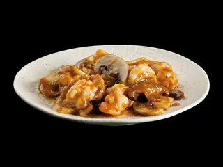 Gamberetti con bambù e funghi