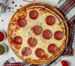 Pizza de peperoni (32 cm.)