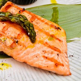 Grilled salmon 200g