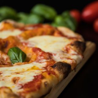 Pinsa Margarita (Roja)