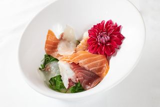 37. Kaisen japanese salad