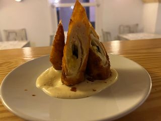 Rollito De Mango Con Pollo