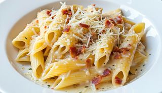 Penne gratinate - sos alb