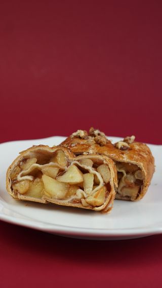 Штрудель з яблуками (200г.)