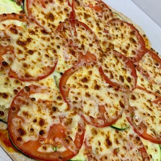 Pizza Tomate Con Berenjena Y Calabacín (Mediana Redonda De 30 Cm.)