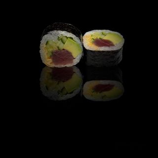 Futomaki z tuńczykiem