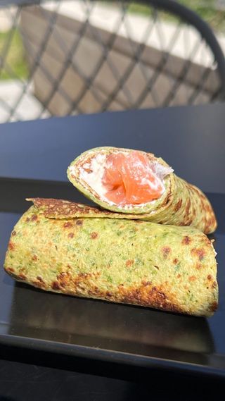 Спаначени палачинки със сьомга