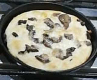 Salsiccia e funghi pizzetta rossa