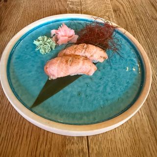 Nigiri salmon flambeado