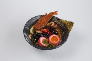 Рамен з морепродуктами (530г)